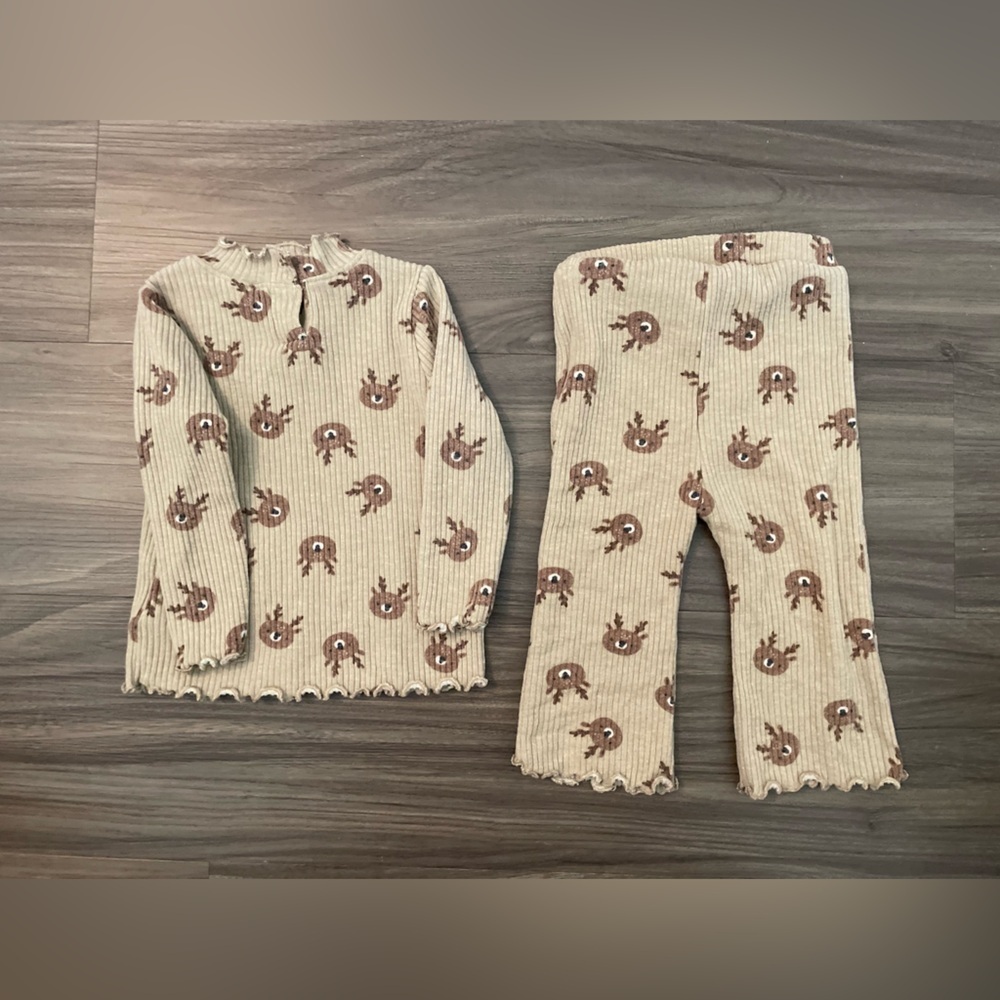Old Navy Cream and Brown Ribbed Matching Set with Cozy Reindeer print size 6-12M - Picture 2 of 5